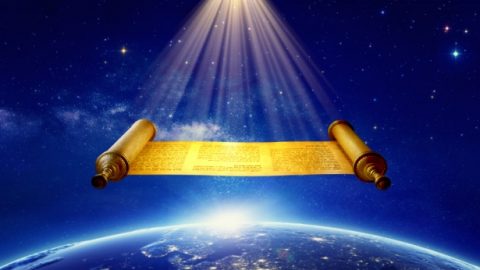 성경에는 “예수 그리스도는 어제나 오늘이나 영원토록 동일하시니라”(히 13:8)라고 기록되어 있습니다. 이는 하나님의 이름이 결코 변하지 않는다는 의미입니다. 그런데 당신은 왜 말세에 주님께서 전능하신 하나님이라는 새 이름으로 재림하신다고 증거합니까?